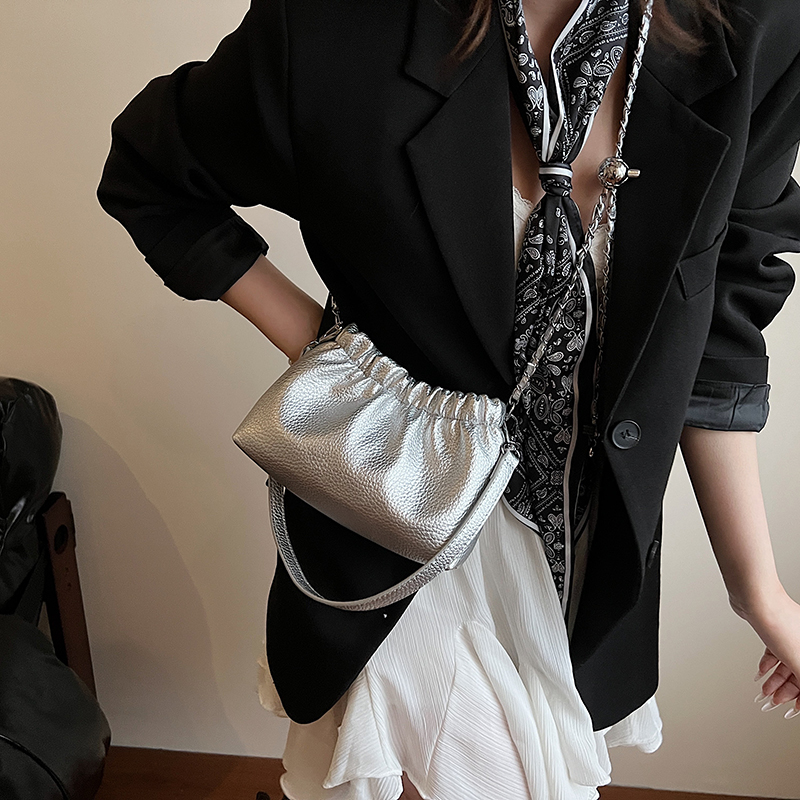 LINKERKANT 2025, nieuwe luxe k - Mini Purse Chain recensie en prijs